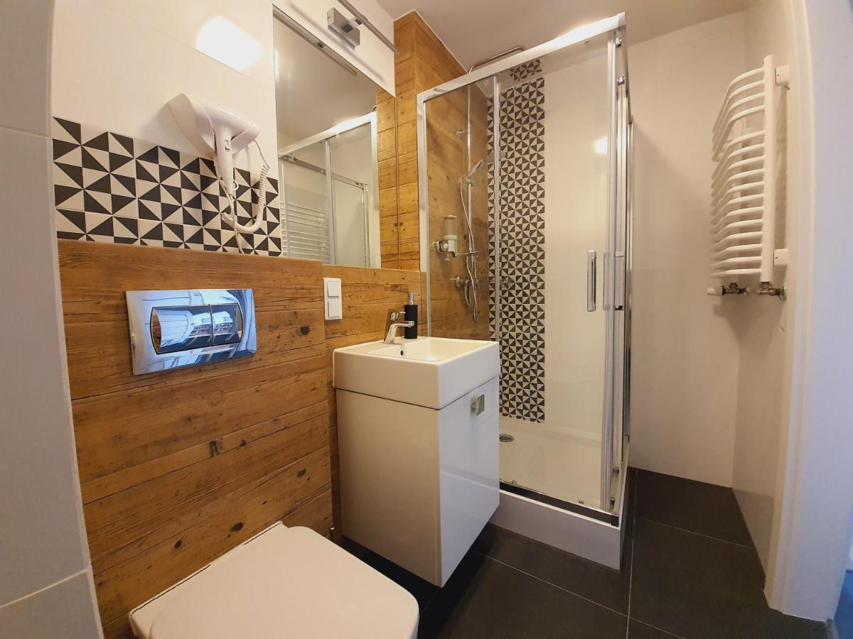 Appartamento Apartament Krakowska Prestige Breslavia Esterno foto